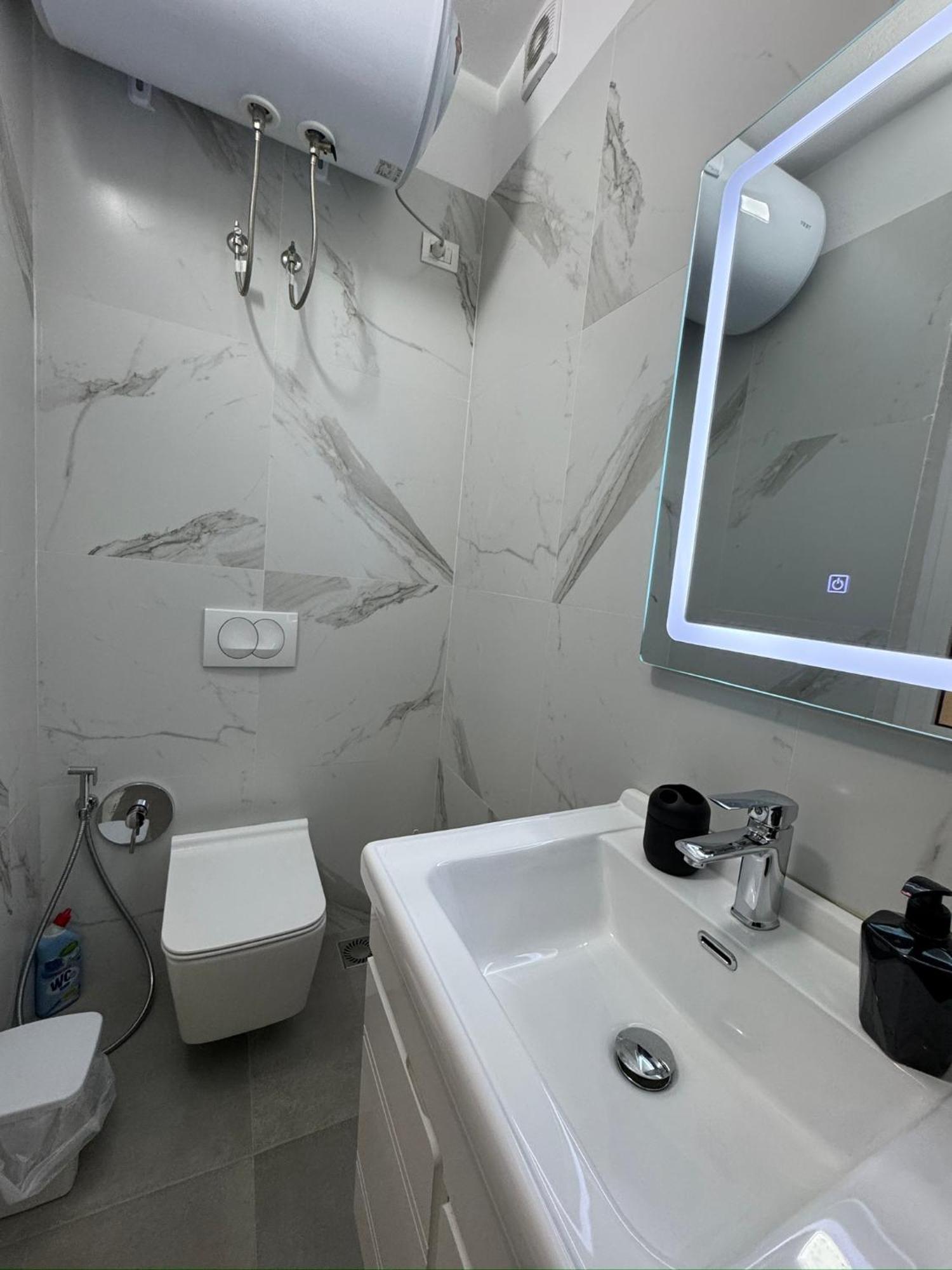 Hanna Apartment Tirana Buitenkant foto
